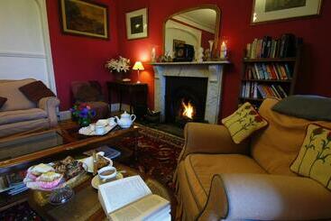 هتل Castlemead Country House By The Sea