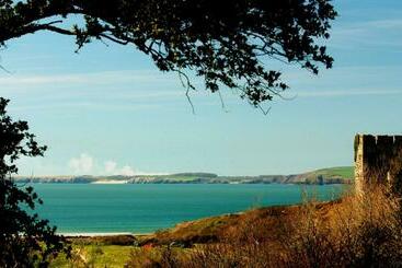 هتل Castlemead Country House By The Sea