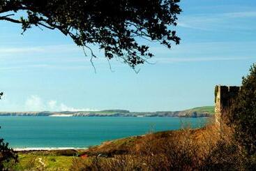 هتل Castlemead Country House By The Sea