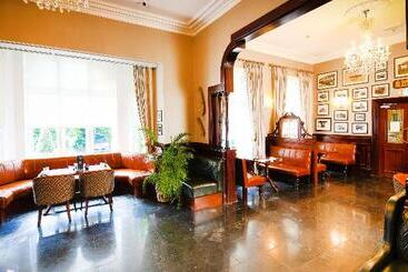 Blarney Woollen Mills Hotel   Bw Signature Collection