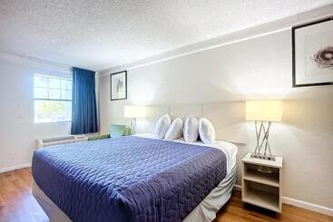 هتل Stayable Jacksonville North