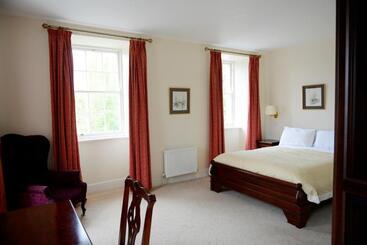 Отель Ashbrook Arms Townhouse And Restaurant
