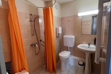 هتل Au Bec Fin Hôtel