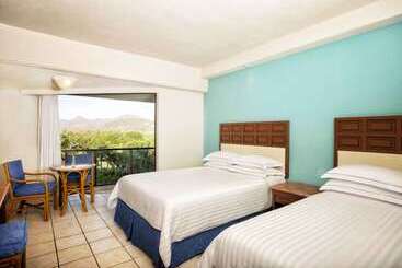 هتل Barcelo Ixtapa  All Inclusive