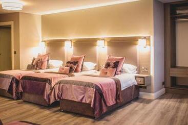 هتل Barr Na Sraide Inn