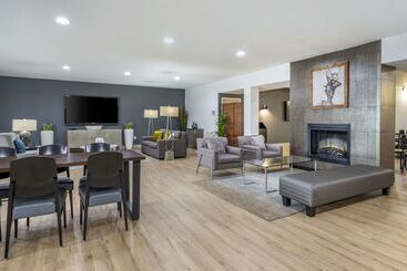 هتل Best Western Plus Peppertree Airport Inn