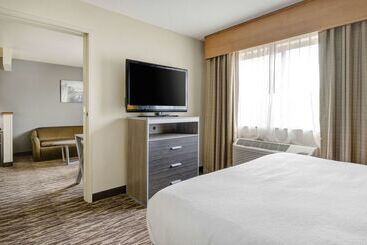 هتل Best Western Plus Peppertree Airport Inn