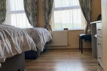 هتل Bolands Accommodation Dingle