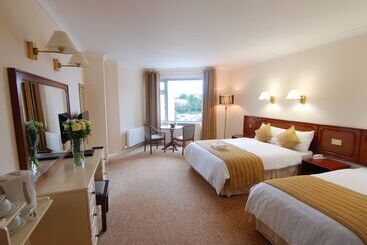 Central Hotel Donegal