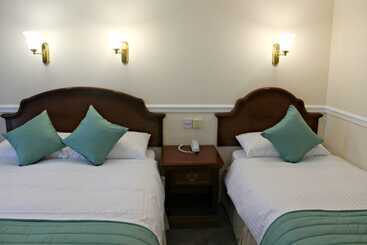 Central Hotel Donegal