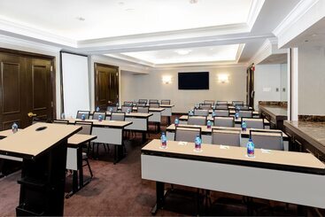 هتل Courtyard By Marriott New York Jfk Airport