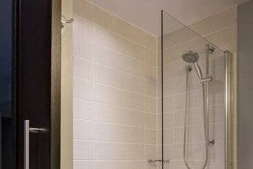 هتل Courtyard By Marriott New York Jfk Airport