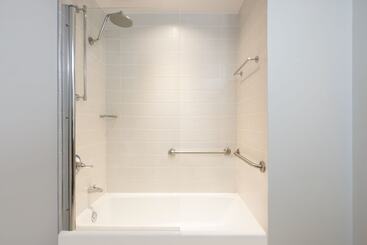 هتل Courtyard By Marriott New York Jfk Airport