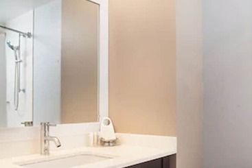 هتل Courtyard By Marriott New York Jfk Airport