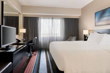 هتل Courtyard By Marriott New York Jfk Airport