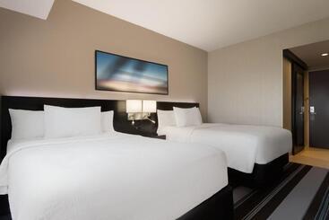 هتل Courtyard By Marriott New York Jfk Airport