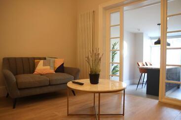 هتل Crawford House  Scholarlee Living Apartments