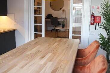هتل Crawford House  Scholarlee Living Apartments