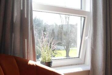 هتل Crawford House  Scholarlee Living Apartments