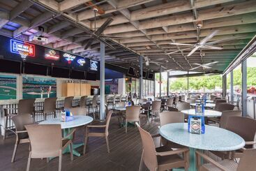 هتل Doubletree By Hilton Fort Myers At Bell Tower Shops