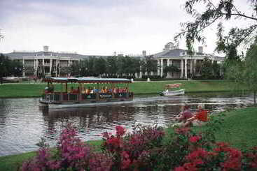 هتل Disney S Port Orleans Resort  Riverside