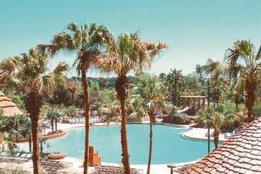 هتل Disney's Animal Kingdom Lodge