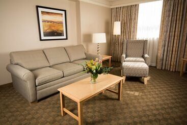 هتل Edmonton Inn And Conference Centre