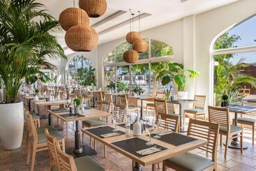 酒店 Elba Sara Beach & Golf Resort
