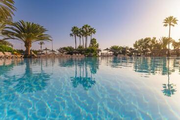 酒店 Elba Sara Beach & Golf Resort