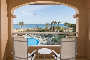 酒店 Elba Sara Beach & Golf Resort