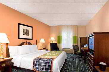 هتل Fairfield Inn & Suites Atlanta Airport North