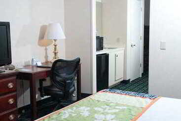 هتل Fairfield Inn & Suites Atlanta Airport North