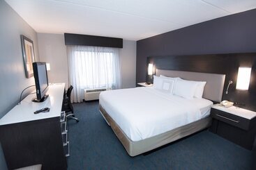 هتل Fairfield Inn & Suites Atlanta Airport North