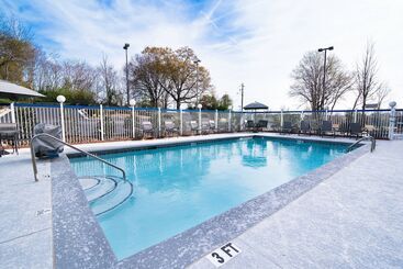 هتل Fairfield Inn & Suites Atlanta Airport North