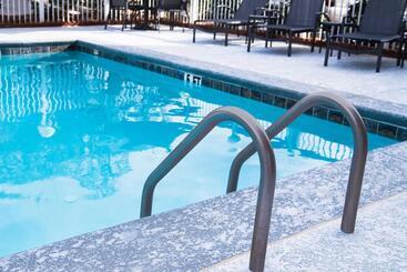 هتل Fairfield Inn & Suites Atlanta Airport North