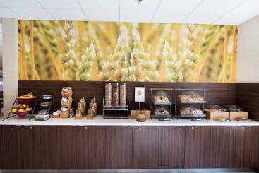 هتل Fairfield Inn & Suites Atlanta Airport North