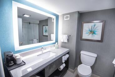 هتل Fairfield Inn & Suites Atlanta Airport North