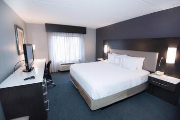 هتل Fairfield Inn & Suites Atlanta Airport North