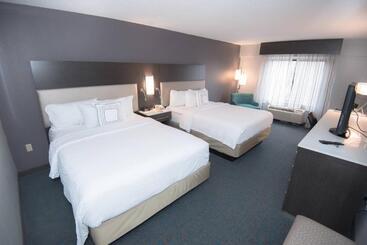 هتل Fairfield Inn & Suites Atlanta Airport North