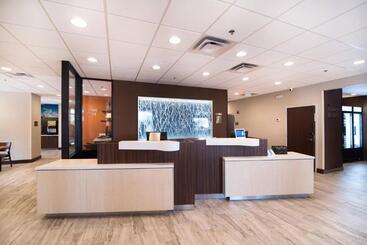هتل Fairfield Inn & Suites Atlanta Airport North