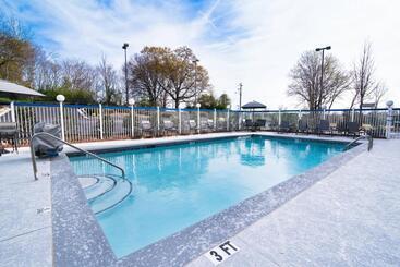 هتل Fairfield Inn & Suites Atlanta Airport North