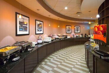 هتل Hampton Inn & Suites Hershey