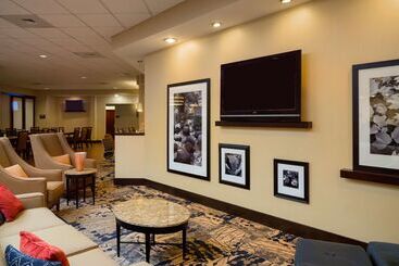 هتل Hampton Inn & Suites Hershey