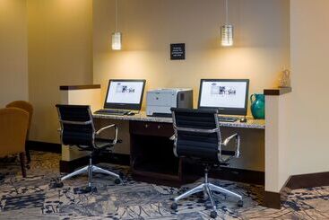 هتل Hampton Inn & Suites Hershey