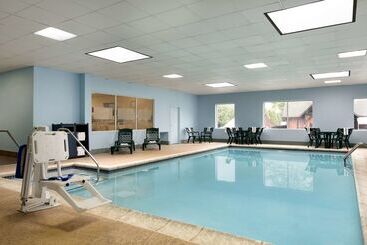 هتل Hampton Inn & Suites Hershey