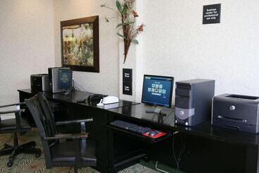 هتل Hampton Inn & Suites Hershey