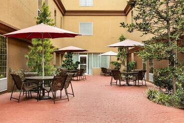 هتل Hampton Inn & Suites Hershey