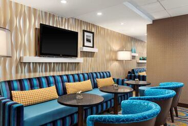 هتل Hampton Inn And Suites By Hilton, Downtown Vancouver