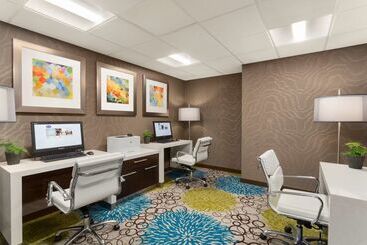 هتل Hampton Inn And Suites By Hilton, Downtown Vancouver