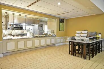 هتل Hilton Garden Inn Ft Myers